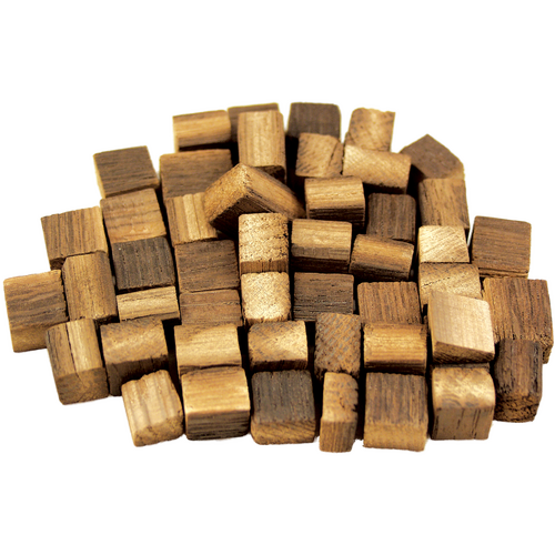 Hungarian Oak Cubes (Med +) (2oz)